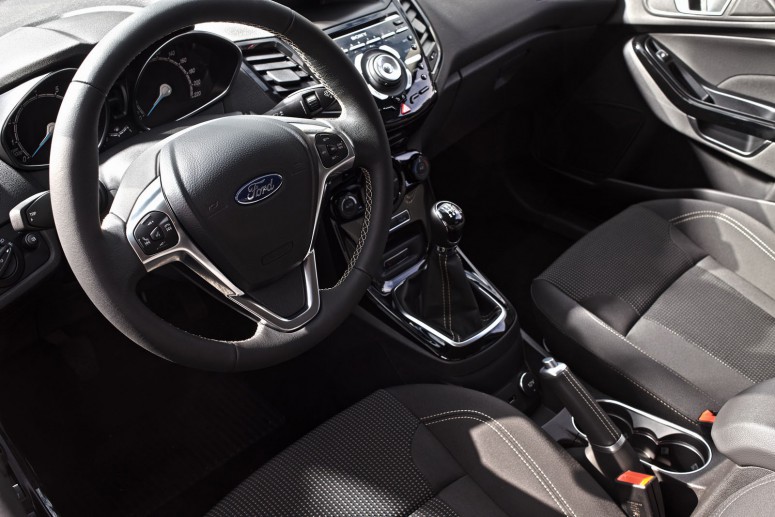 2015 Ford Fiesta прихорошилась для Европы