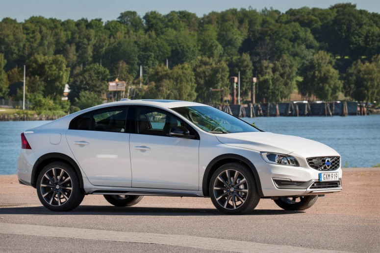Volvo интригует полно-приводным седаном S60 Cross Country