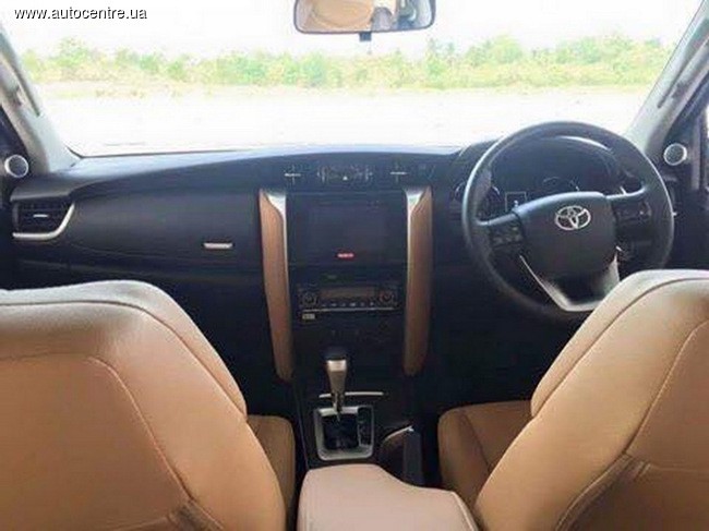 В Таиланде замечен большой внедорожник Toyota Hilux 2016
