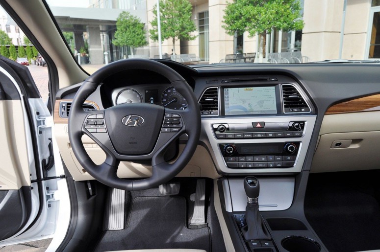 Установить Android на Hyundai Sonata теперь можно через Сеть [видео]
