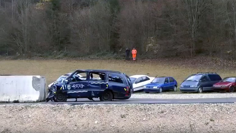 Видео дня: как выглядит авария на скорости 200 км/ч