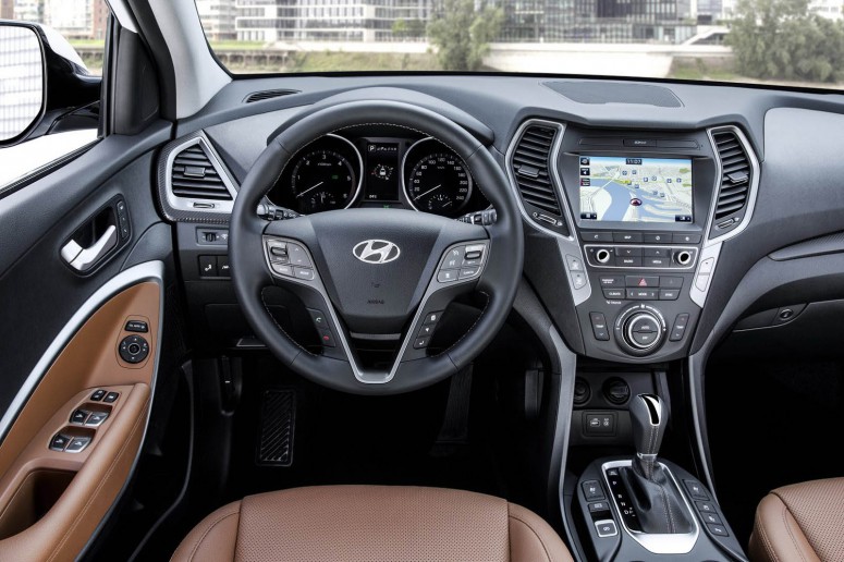2016 Hyundai Santa Fe похвастается во Франкфурте новым лицом и технологиями