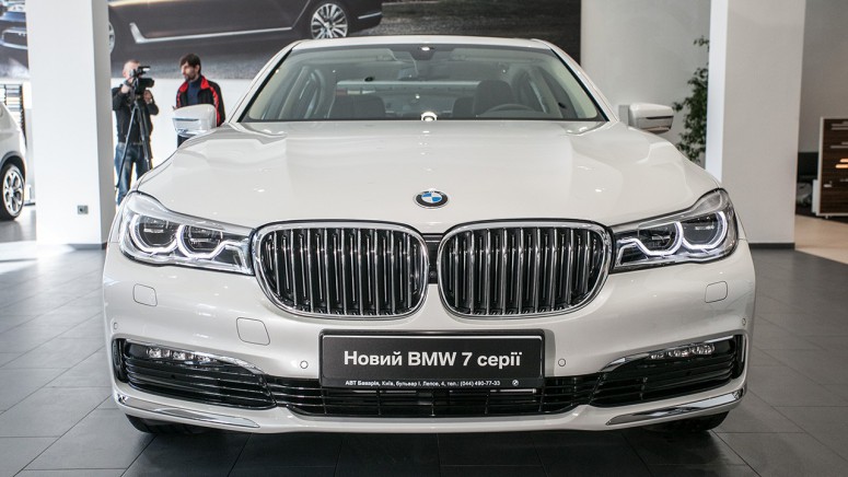 Новый BMW 7-Series официально в Украине: цены