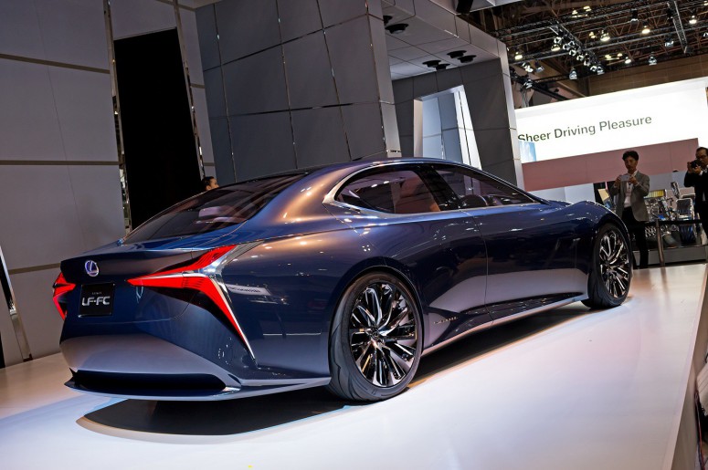 Токио-2015: Lexus показал предвестника флагманской модели LS [фото]
