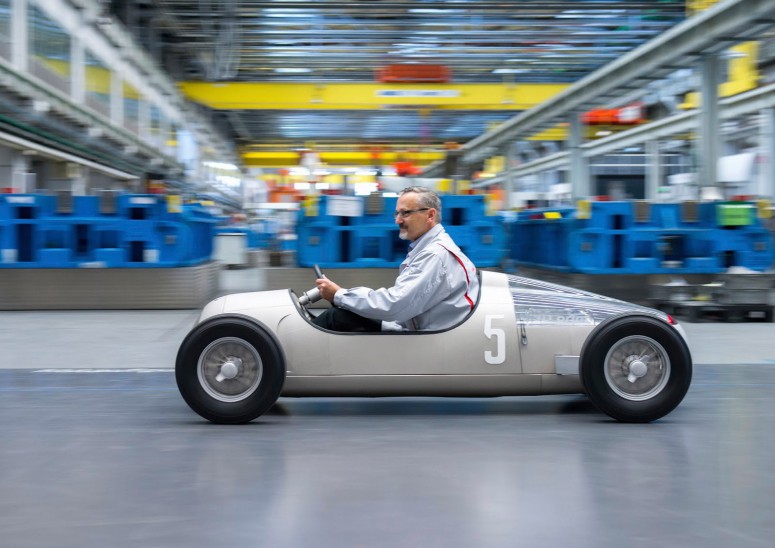 Audi создала макет знаменитого «гонщика» с помощью  3D-печати