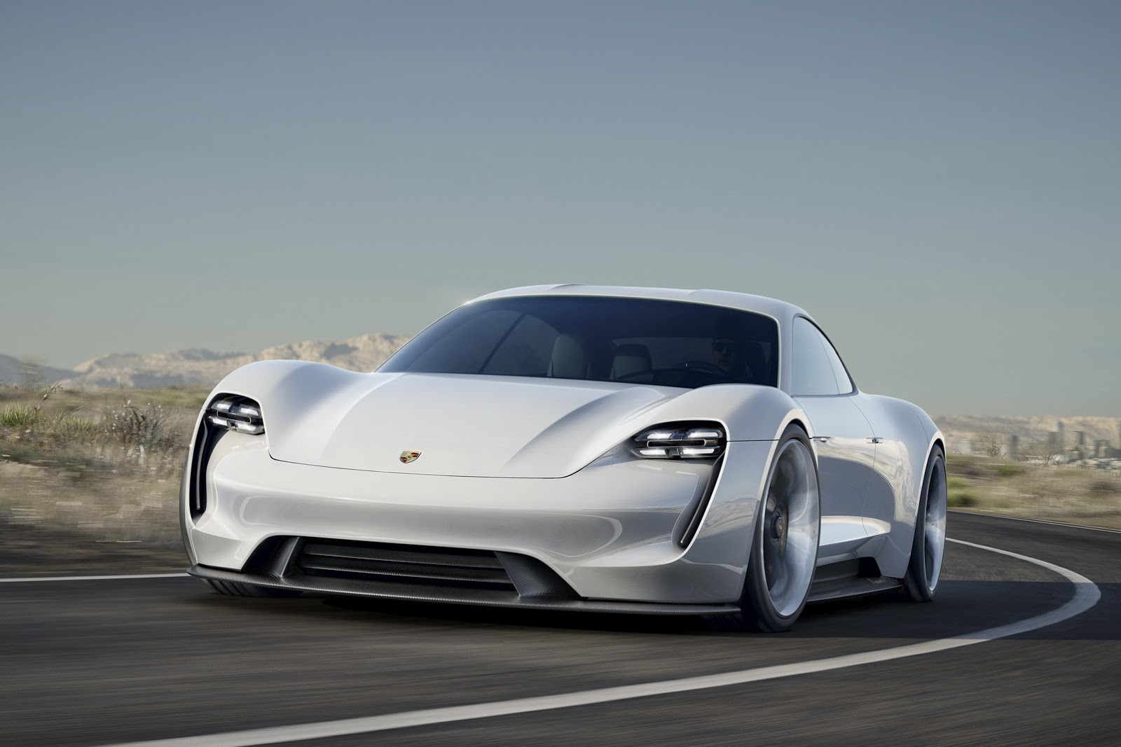 Porsche запускает соперника Tesla Model S чтобы сгладить Дизельгейт