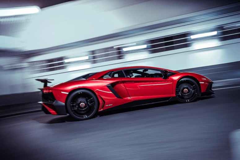 Тест-драйв Lamborghini Aventador: лунный гонщик (Top Gear)