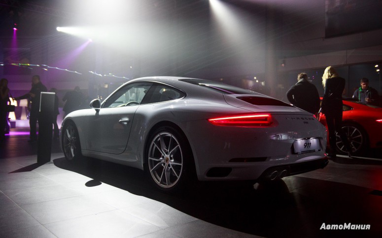 Новые Porsche 911 приехали в Украину: цены