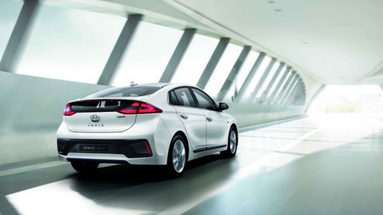 Hyundai представил соперника «Приуса»