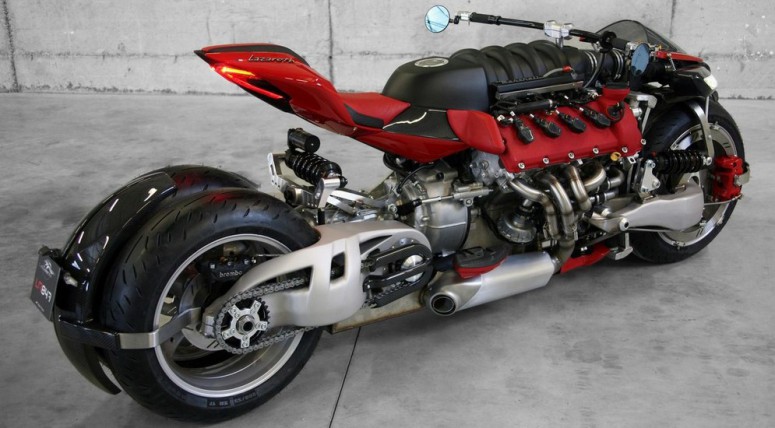 Ненормальный мотоцикл с мотором V8: 470 «кобыл» на 400 кг