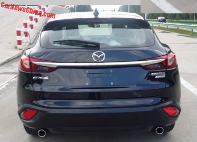 Кроссовер Mazda CX-4 запечатлен без камуфляжа