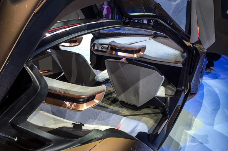 BMW Vision Next 100: концепт из будущего [видео]