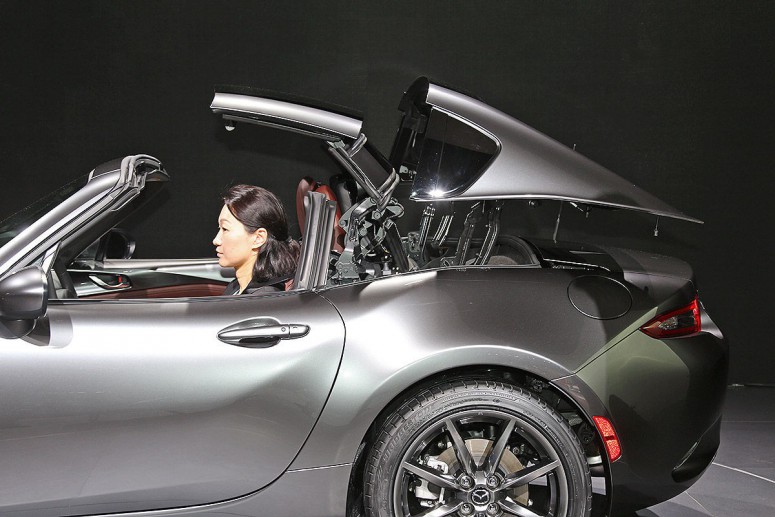 Дайте два: Mazda сделала эдакий Porsche 911 Targa [фото]