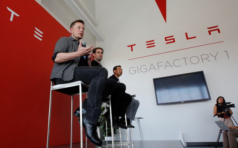 Tesla не остановится на одной «Гигафабрике»: видео