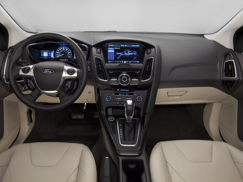 2017 Ford Focus Electric станет лучше  Hyundai Ioniq и Nissan Leaf