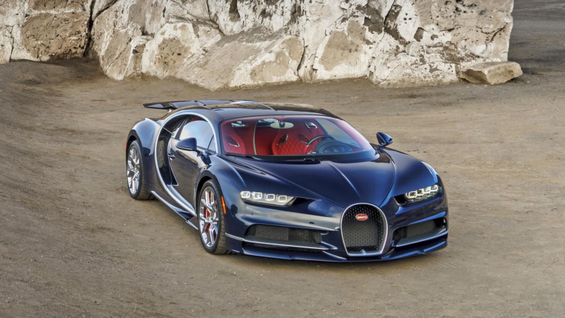 Свежий фотосет гиперкара Bugatti Chiron в деталях