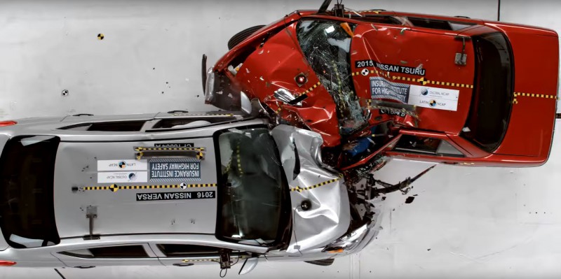 Краш-тест заставил Nissan отказаться от выпуска мексиканской Tsuru [видео]