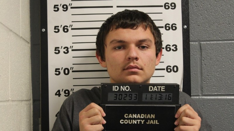 19-летнего парня арестовали за езду со скоростью 334 км/ч