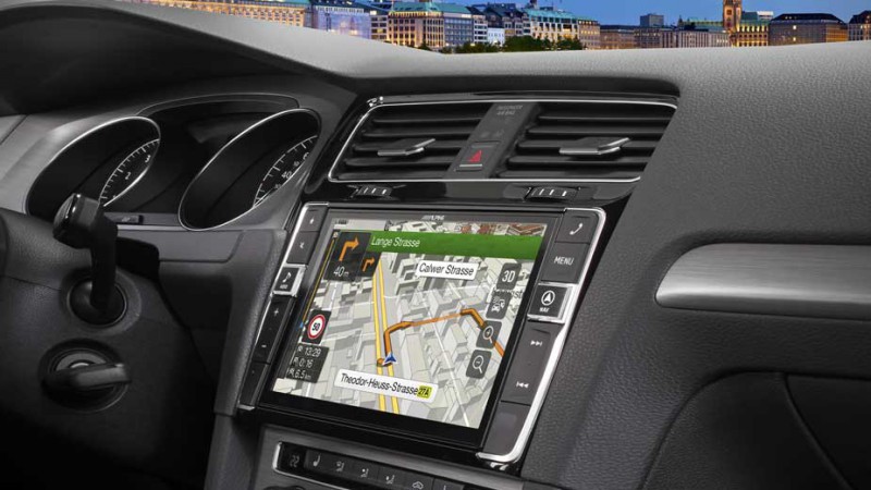 Alpine меняет мультимедию на VW Golf Mk7 и добавляет новые функции