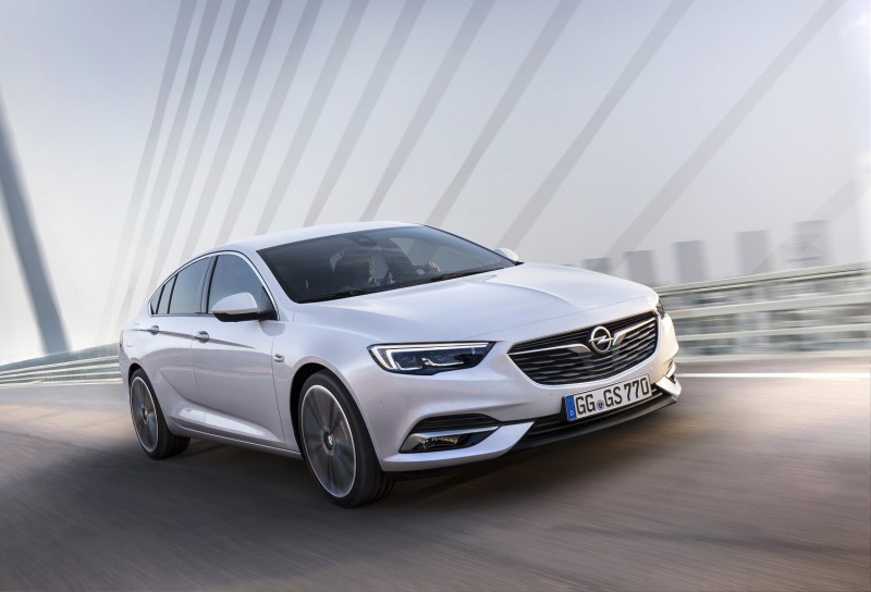 Opel Insignia 2017 официально рассекречена (фото)