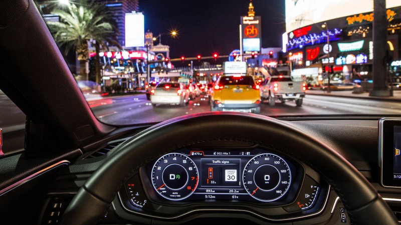 Audi сможет сообщить, когда загорится зеленый, но только в Лас-Вегасе [видео]