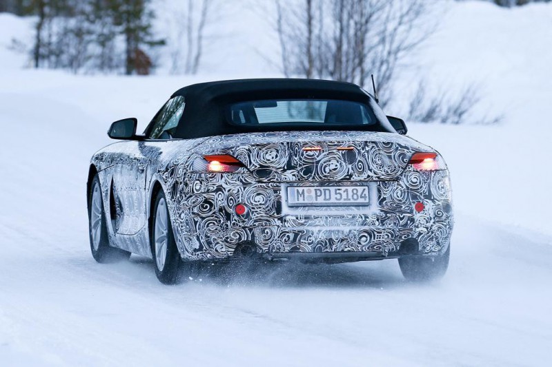 Будущий BMW Z5 попался фотошпионам во время зимнего тестирования