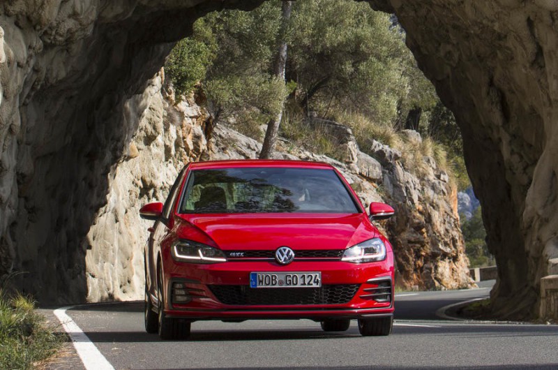 Volkswagen обновил горячий Golf GTI [видео]