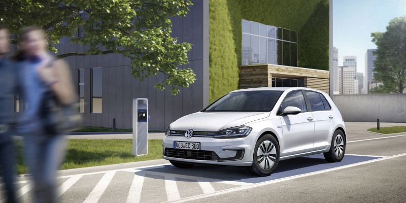 Обновленный 2017 Volkswagen e-Golf с дальностью 300 км вышел на рынок Германии