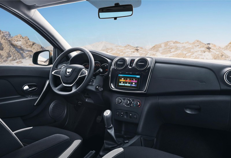 Универсалу 2017 Dacia Logan MCV добавили модификацию Stepway