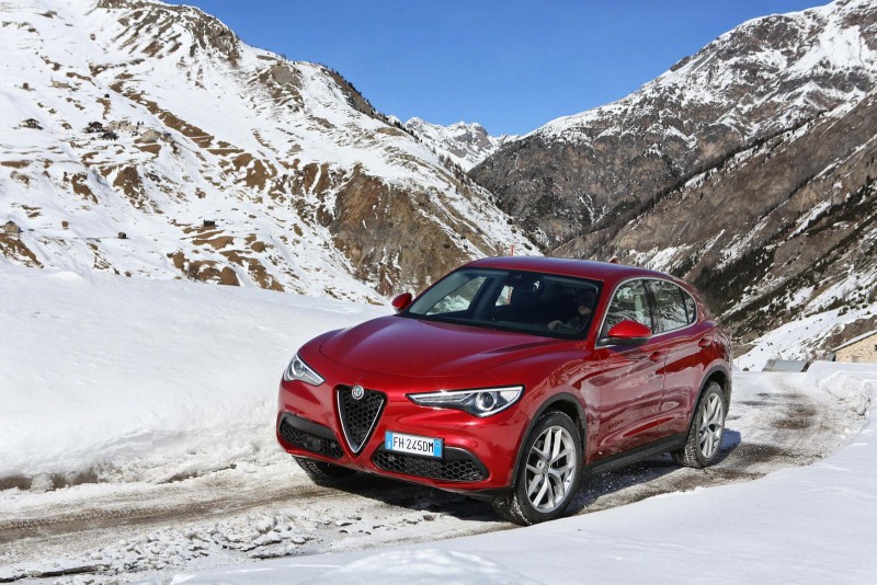 2017 Alfa Romeo Stelvio: характеристики и спецификации [видео]