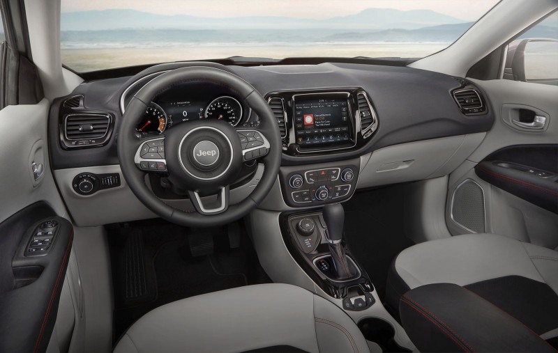 Новый Jeep Compass вышел на американский рынок, в Европу придет после дебюта в Женеве
