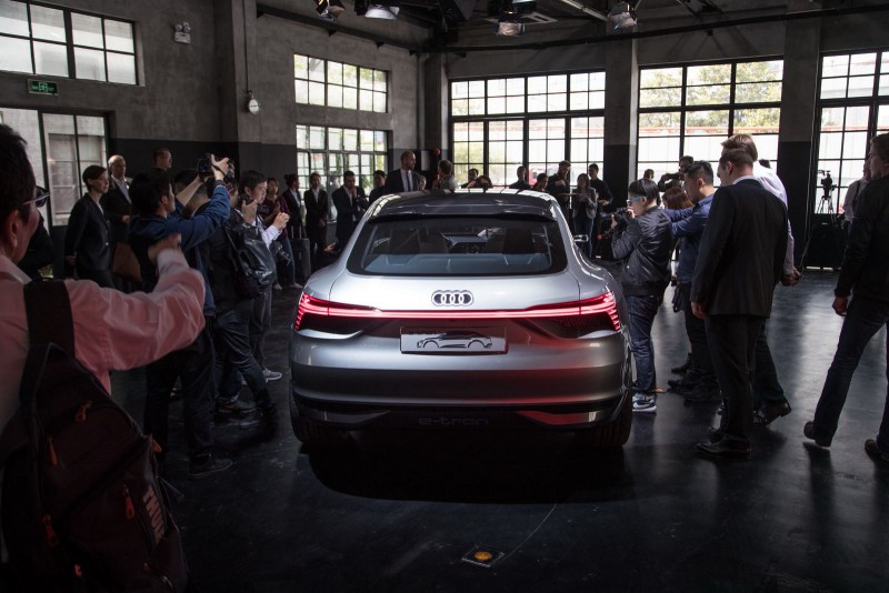 Новый концепт Audi E-Tron Sportback показали в Шанхае