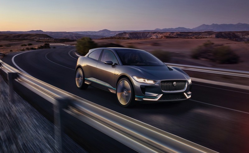 Продажи электрического кроссовера Jaguar I-Pace начнутся в 2018 году