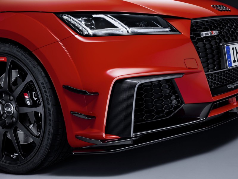 Audi R8 и TT RS стали более спортивными
