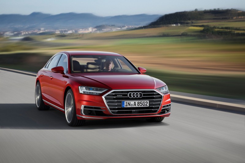 Заказы на новую Audi A8 начнут принимать 5 октября с ценой в Германии от 90 тыс. евро