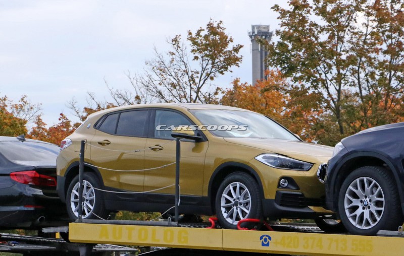 Новый BMW X2 попал в объектив папарацци без камуфляжа