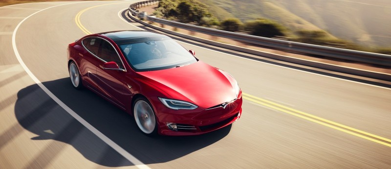 Исследование: Tesla Model S излучает больше СО2, чем супермини Mirage