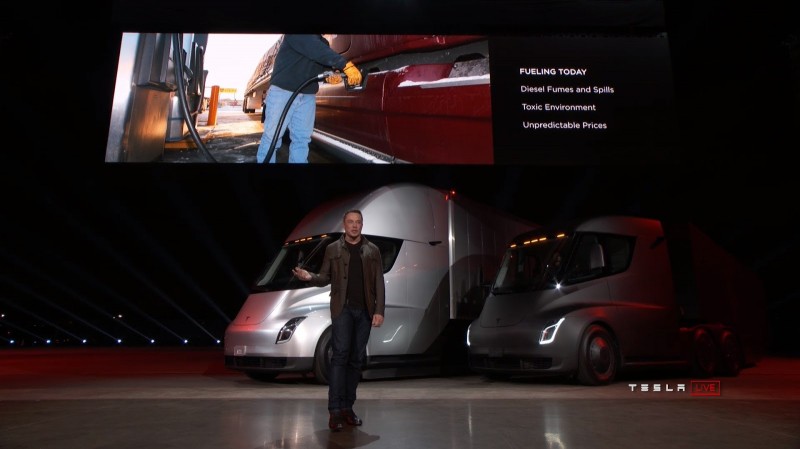 Tesla наконец-то показала свой электрический грузовик