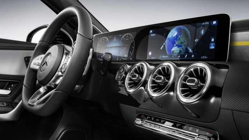 CES-2018: мультимедийная система Mercedes способна к самообучению