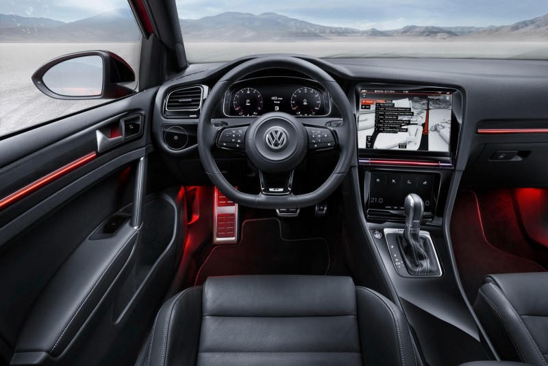 Volkswagen Golf Mk8 впервые попался фотошпионам