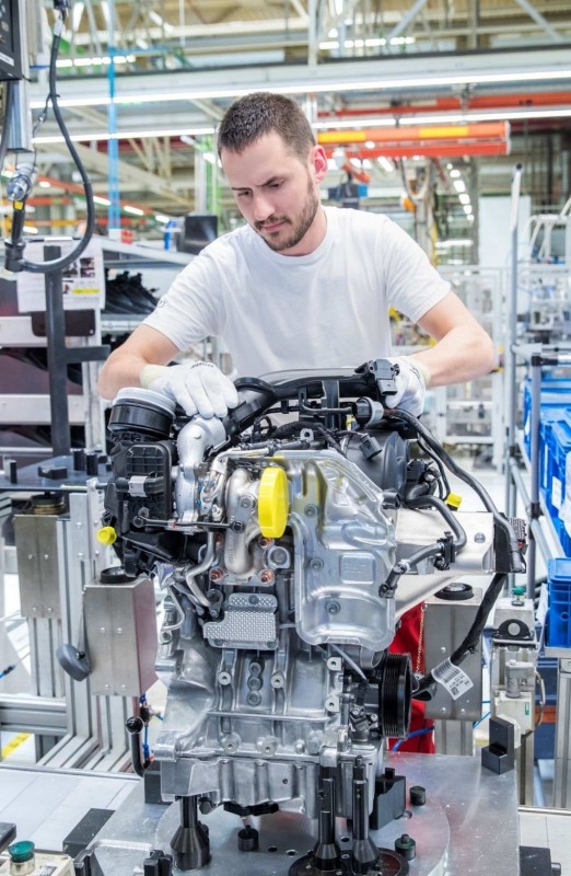 Volkswagen запустил производство нового 3-цилиндрового двигателя