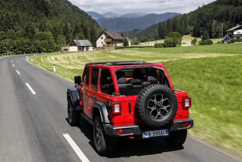 Европейский 2019 Jeep Wrangler придет осенью с двумя двигателями