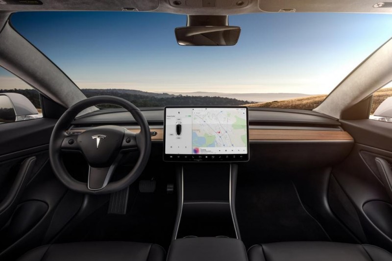 Европейская Tesla Model 3 получила спецификацию и цены