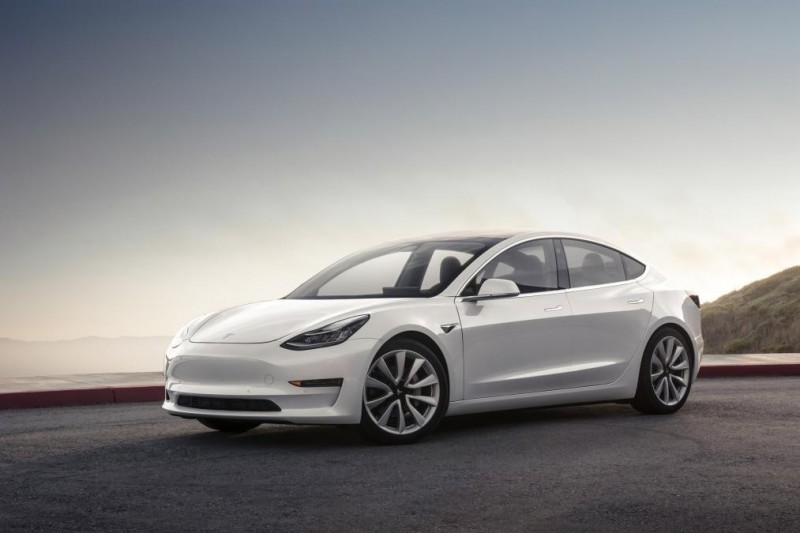 Европейская Tesla Model 3 получила спецификацию и цены