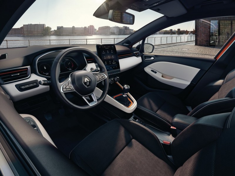 Renault Clio 2020: первый взгляд на интерьер