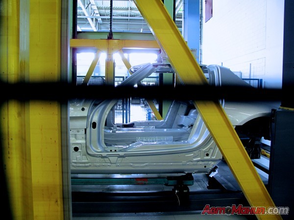 Завод Mercedes: Как собирают AMG SLS [видео]