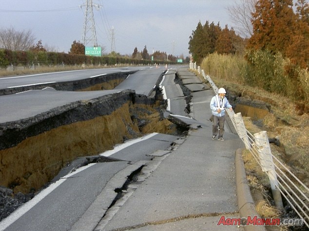 Ремонт автомобильных дорог в Японии 2011 [фото]