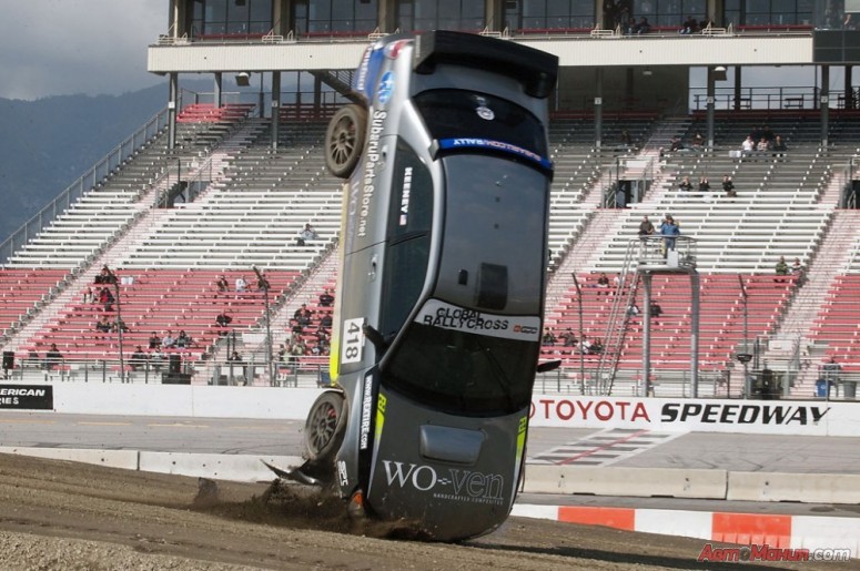 Subaru Impreza WRX: авария на чемпионате RallyCross [видео]