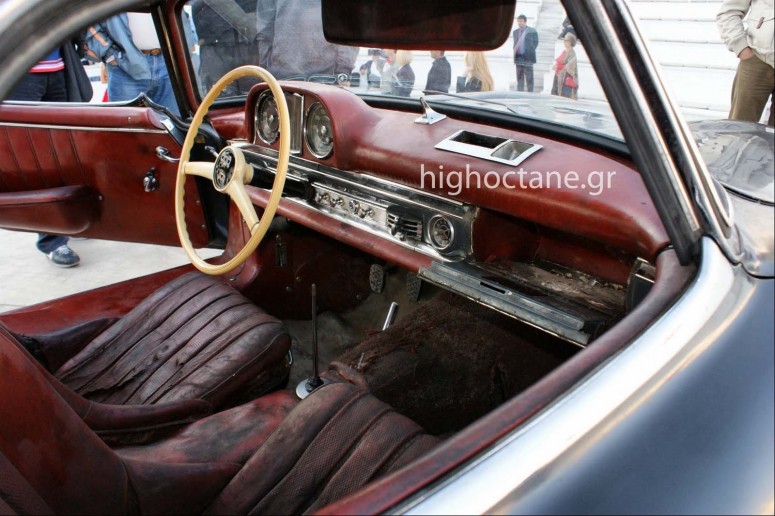 Родстер Mercedes 300 SL 1960-го года продали за 405 тысяч евро