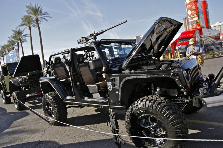 Военный Jeep Wrangler: спецверсия с пулеметом от Xtreme Outfitters